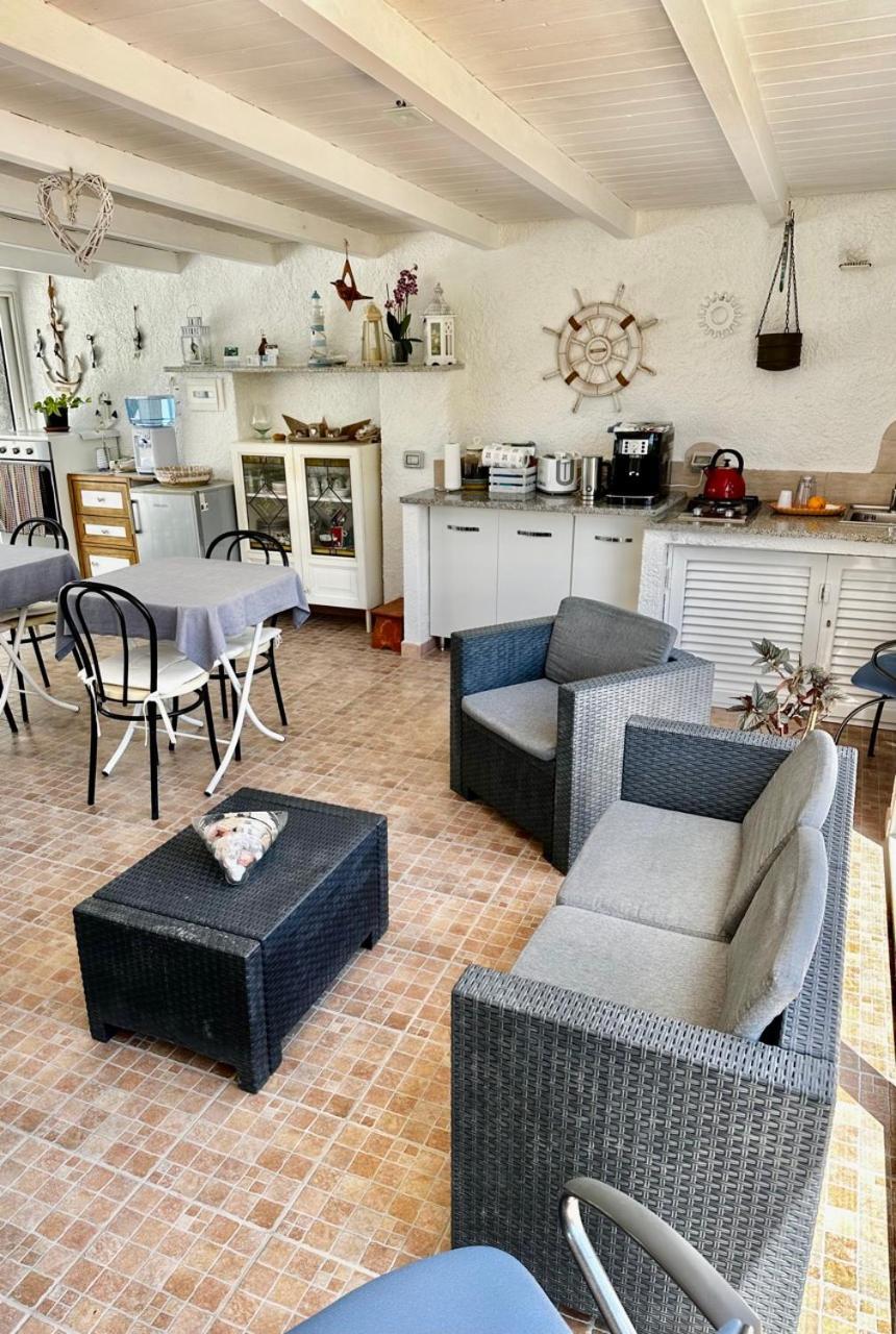Tigrillo Bed&Breakfast Ольбия Экстерьер фото